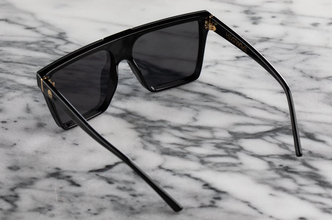 Clarity Sunglasses: BLACK - Image 14